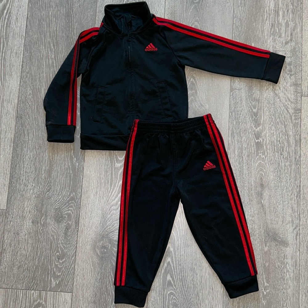 2t Adidas sweatsuit